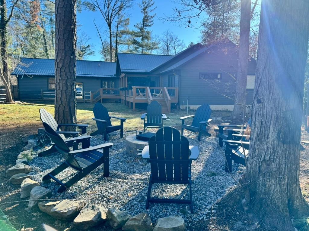 Holiday home New, 2 Miles To Downtown, Luxury, Hot Tub, Fire Pit, Secluded Serenity Of The Blue Ridge Mountains Asheville